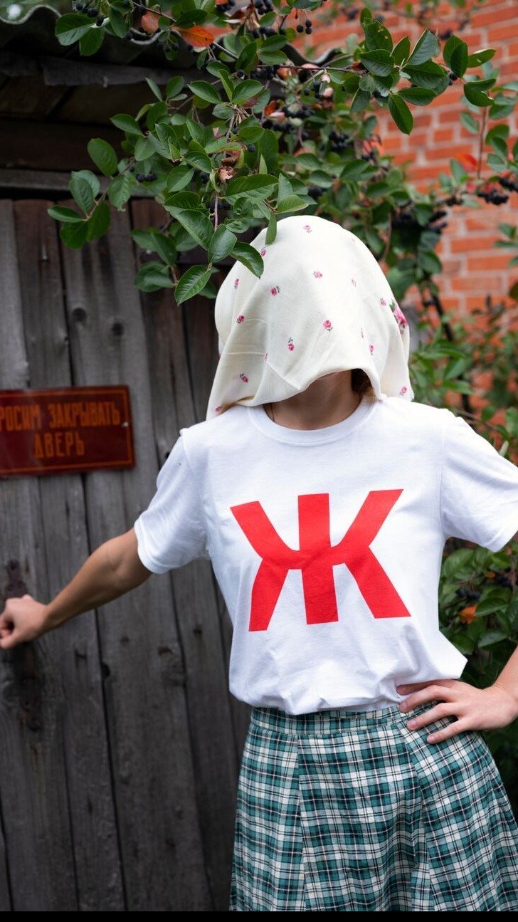 ZHE Unisex T-Shirt